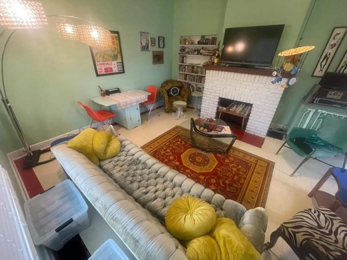 Small In Quirky Homestay Louisville