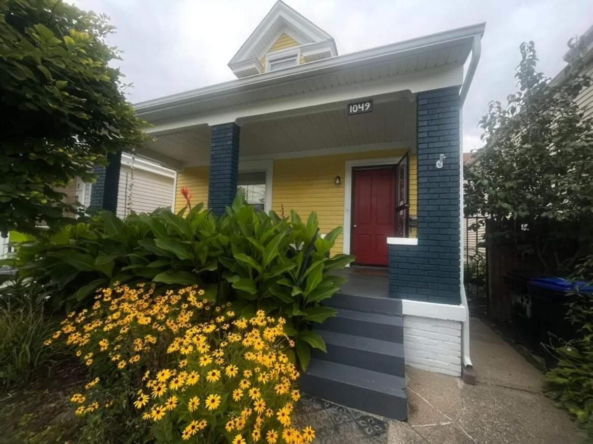 Small In Quirky * Louisville